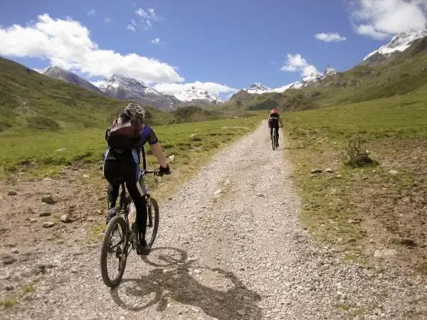 Podróż do góry: Najlepsze trasy dla rowerów MTB w Polsce
